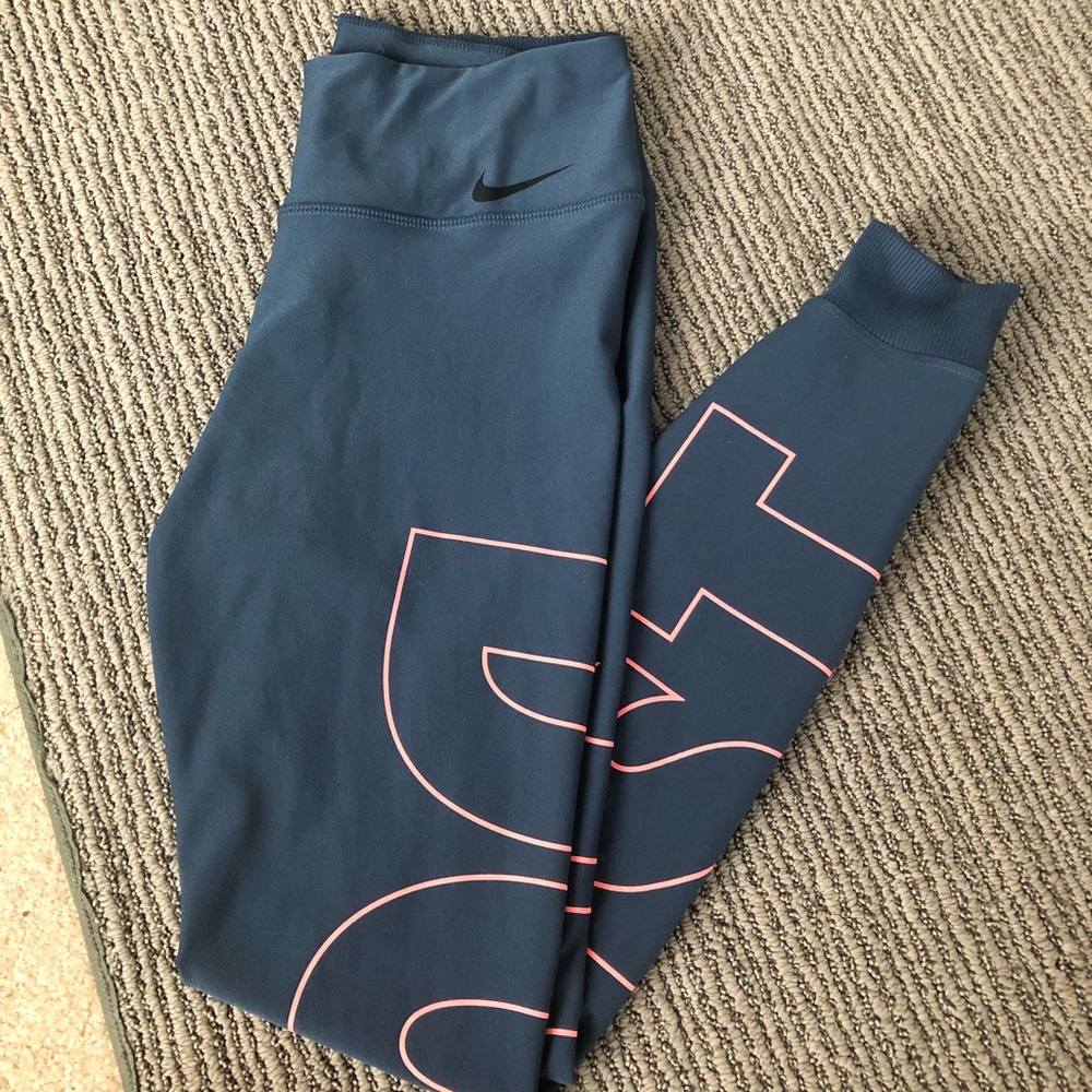 NEW Nike Leggings